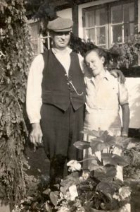 Martha og Emil ved deres sølvbryllup i 1948                                        